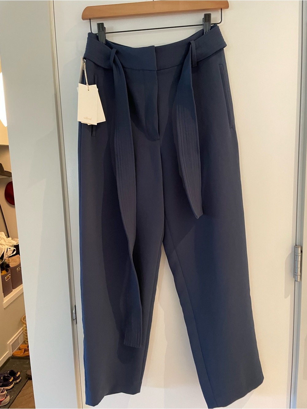 Aritzia - Wilfred The Jallade Pant, Navy, size 8 -NWT